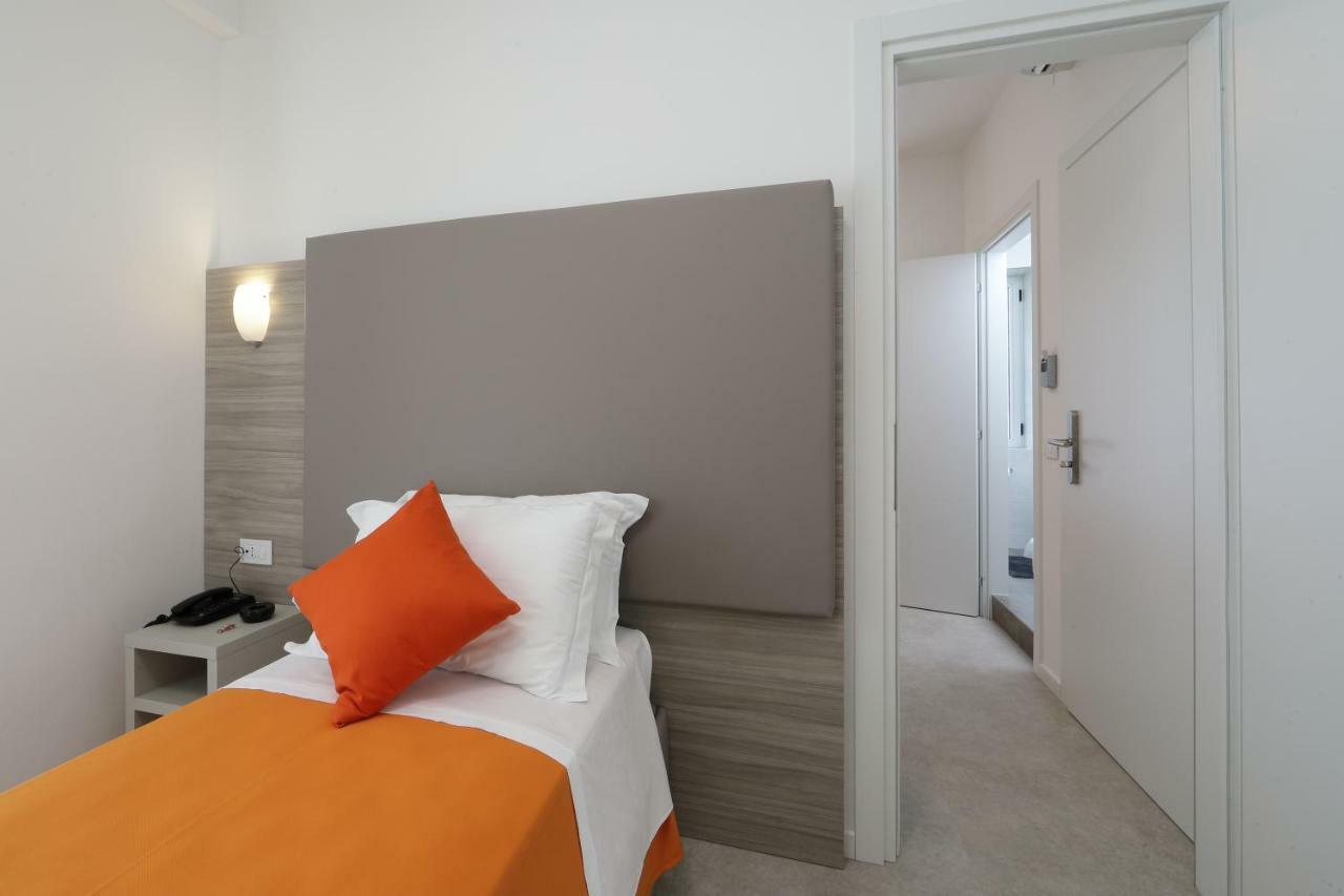 Hotel Simi Lan Lignano Sabbiadoro Exterior photo